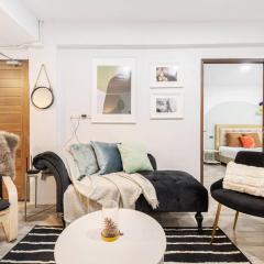 Roombix City House - Cozy House Near Chatuchak For 12-RB2