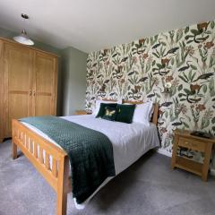 Marshpools Bed & Breakfast - Licensed near Weobley village