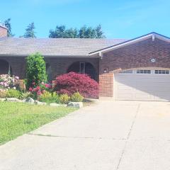 Cozy Home Close to Attractions in Niagara Falls