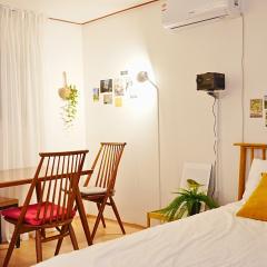 Near Lotte World, KSPO DOME, COEX, Olympic Park, 2 Rooms, 2 Queen beds, 1 super single bed, 5 people