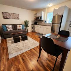 Adorable 1- Bedroom Suite in Langford