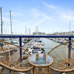 Brighton Water Cabin at the Marina, Free Parking By My Getaways