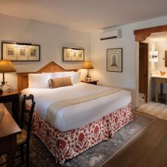 Piñon Court by La Fonda