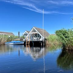 Seehütte Neusiedlersee - Seehaus inklusive Elektroboot