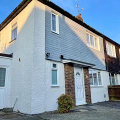 Semi Detached House in Aldershot