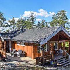 4 Bedroom Cozy Home In Kornsjø