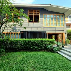 Vali Villa Bangkok