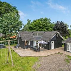 Awesome Home In Fårvang With Sauna