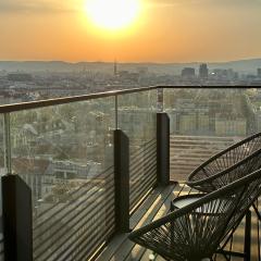 PANORAMA SKY Apartment I Rooftop Pool I Metro station