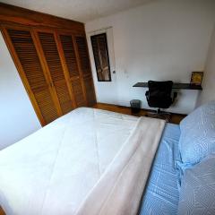 Lovely private room in apartment in Cedritos