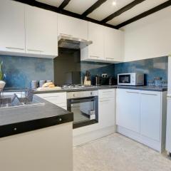 Home from Home, FREE Parking, Ideal for Workers - Hosted by Stay Host Save