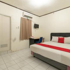 RedDoorz near Pondok Indah Water Park
