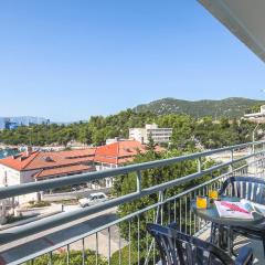 Two-Bedroom Apartment In Ploce