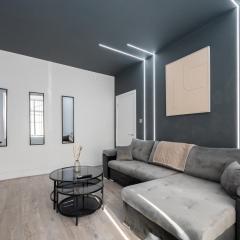 Sleek Retreat Modern Home with Games Room and Home Cinema Lounge-Sleeps 8