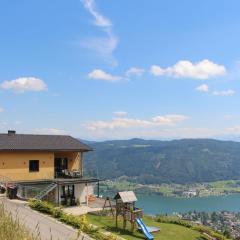 Freistehendes Ferienhaus in Winkl Ossiachberg mit Großem Garten und Panoramablick