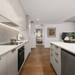Chic and Elegant 1-Bed in Unbeatable Location