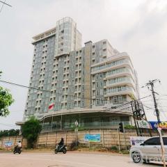 Homey and Warm Studio Amazana Serpong Apartment By Travelio