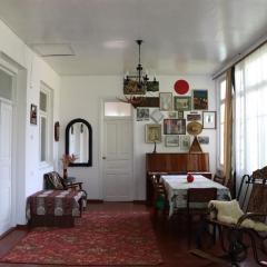 Collage Guesthouse