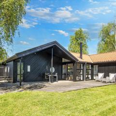 6 person holiday home in Ebeltoft