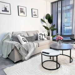 Chic Modern Oasis - Steps from Darling Harbour