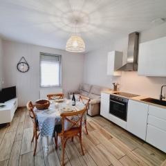 Charmante Maison 50 m² avec Terrasse et Parking - Tout Inclus, Proche Cambrai et Activités Nautiques - FR-1-510-202