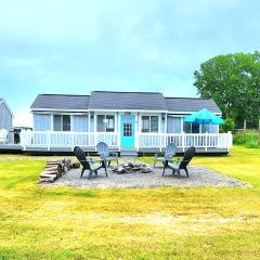 Cottage lake view with Deck and BBQ Grill