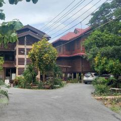 Baan Lotus Guest House