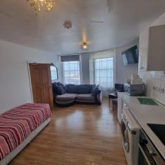Sea view flat opposite port with parking