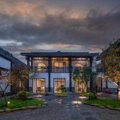 Mount Emei Heyuan Serene Residence Hot Spring Hotel