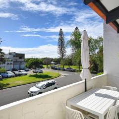 Beachfront 1BR, Loft - Surf, Cafe, Relax