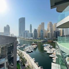 Dubai Marina Walk Gem Modern Apt with Pool & Gym access, Steps to Beach & Metro