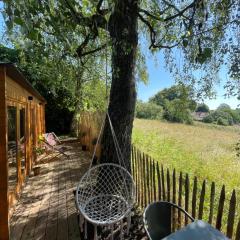 Cabane bien belge avec cinéma et jacuzzi