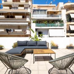 Renovated 5 Bdr House near Acropolis - New Beds, Terrace & Green Yard