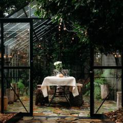 Luxury Treetop Escape with a Garden glasshouse