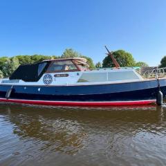 Bruzer boat 4-6p boco living Rotterdam Marina