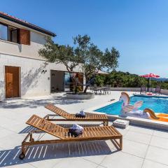 Gorgeous Home In Ploce