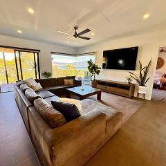 4 bed 2 Storey House With Views Spa Near Beach