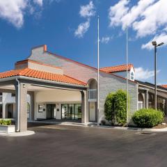 Rodeway Inn At Fort Lee