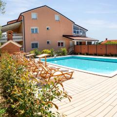 Foric Apartments With Outdoor Heated Pool