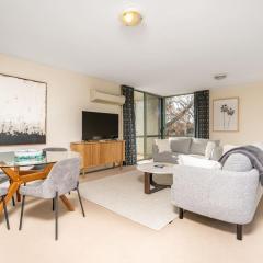 Howitt Place Apt minutes to Parliamentary Triangle - Hosted by Canstay