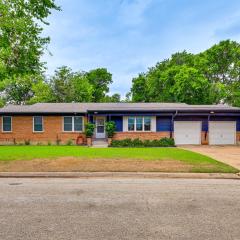 9 Mi to Dtwn Fort Worth Home with Patio and Yard