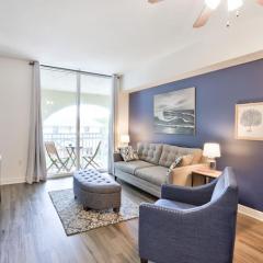 1BR ROOFTOP POOL-10 MIN WALK TO BEACH