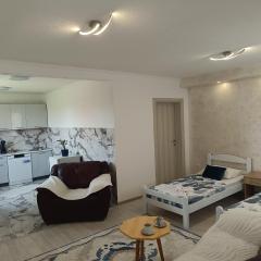 Matija Airport Apartment