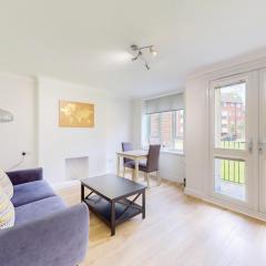 Lovely 2 Bed with Balcony near East Putney Station