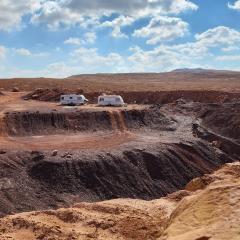 Glamping Caravans In the Crater- גלמפינג קרוואנים במכתש