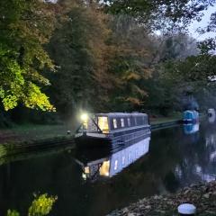 Comfy Canal Boat in Little Venice by Paddington for Family & Friends