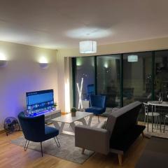 2 bedrooms, 2 bathrooms Stunning Penthouse City View