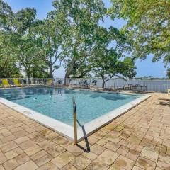 Pool and Beach Access Lovely Mary Esther Condo!