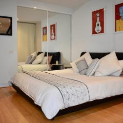 Spacious 1 Bedroom Apartment in the Heart of Melbourne's CBD