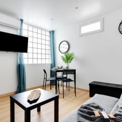 Charming 1 Bedroom - Romainville 1